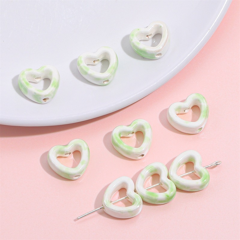40 pcs/bag 12×13mm Ink-Painted Hollow Heart Ceramic Beads DIY Accessories