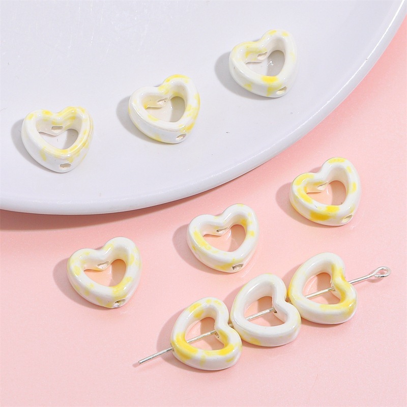40 pcs/bag 12×13mm Ink-Painted Hollow Heart Ceramic Beads DIY Accessories