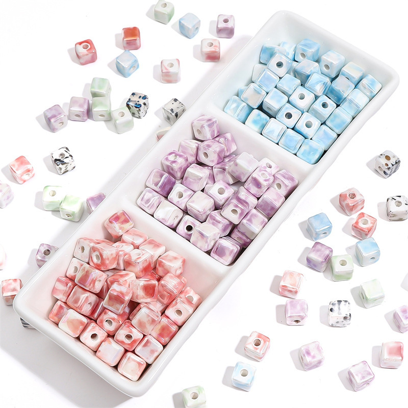 100 pcs/bag 8x8mm Graffiti-themed Ceramic Square Beads for DIY Accessories