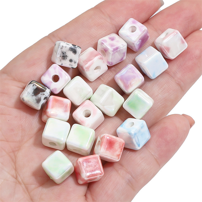 100 pcs/bag 8x8mm Graffiti-themed Ceramic Square Beads for DIY Accessories