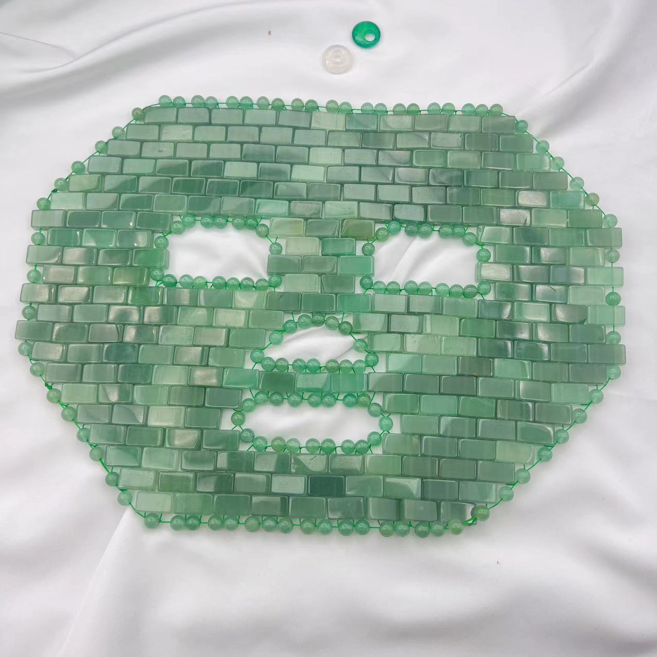 Natural Crystal and Jade Face Mask for Facial Beauty and Care