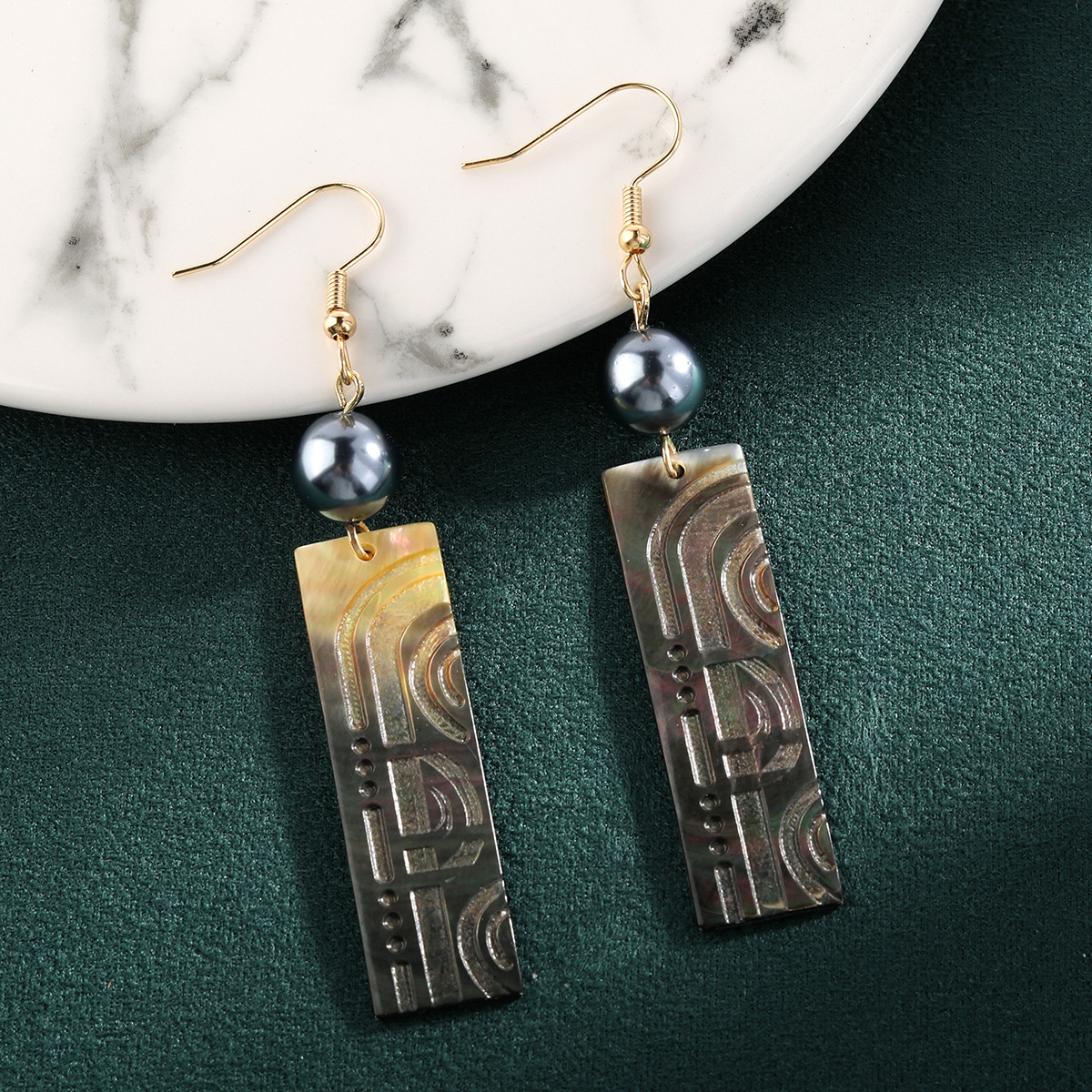 MYK1860-Black shell carved long earrings with natural mother-of-pearl pendants