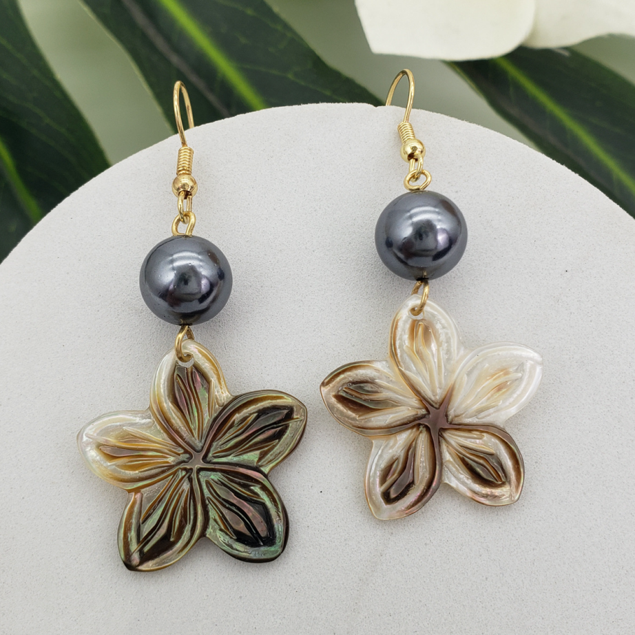MYK1855-Natural black shell earrings, tropical island style shell bead earrings