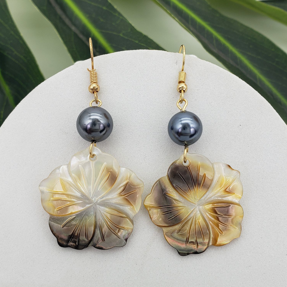 MYK1855-Natural black shell earrings, tropical island style shell bead earrings