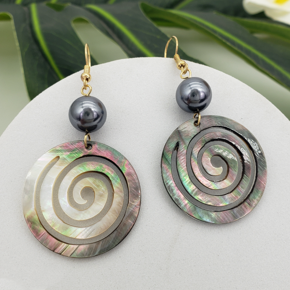 MYK1855-Natural black shell earrings, tropical island style shell bead earrings