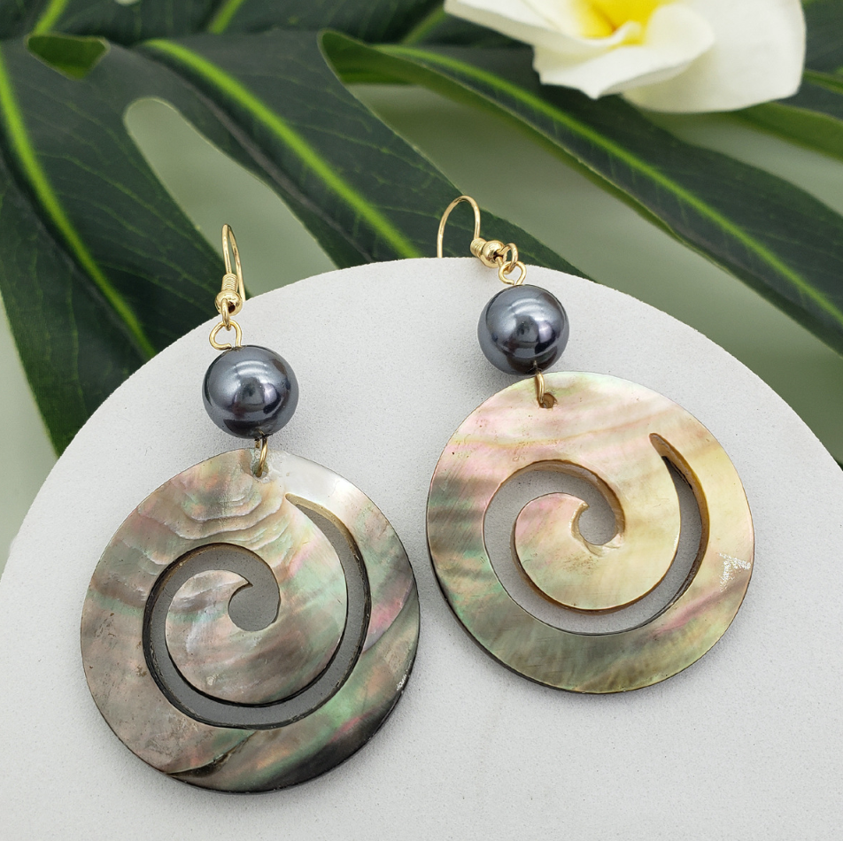 MYK1855-Natural black shell earrings, tropical island style shell bead earrings