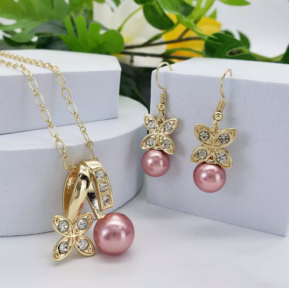 MYK1884-Pearl earring and necklace set, island style, four-leaf clover, zircon, copper alloy, and mother-of-pearl jewelry.