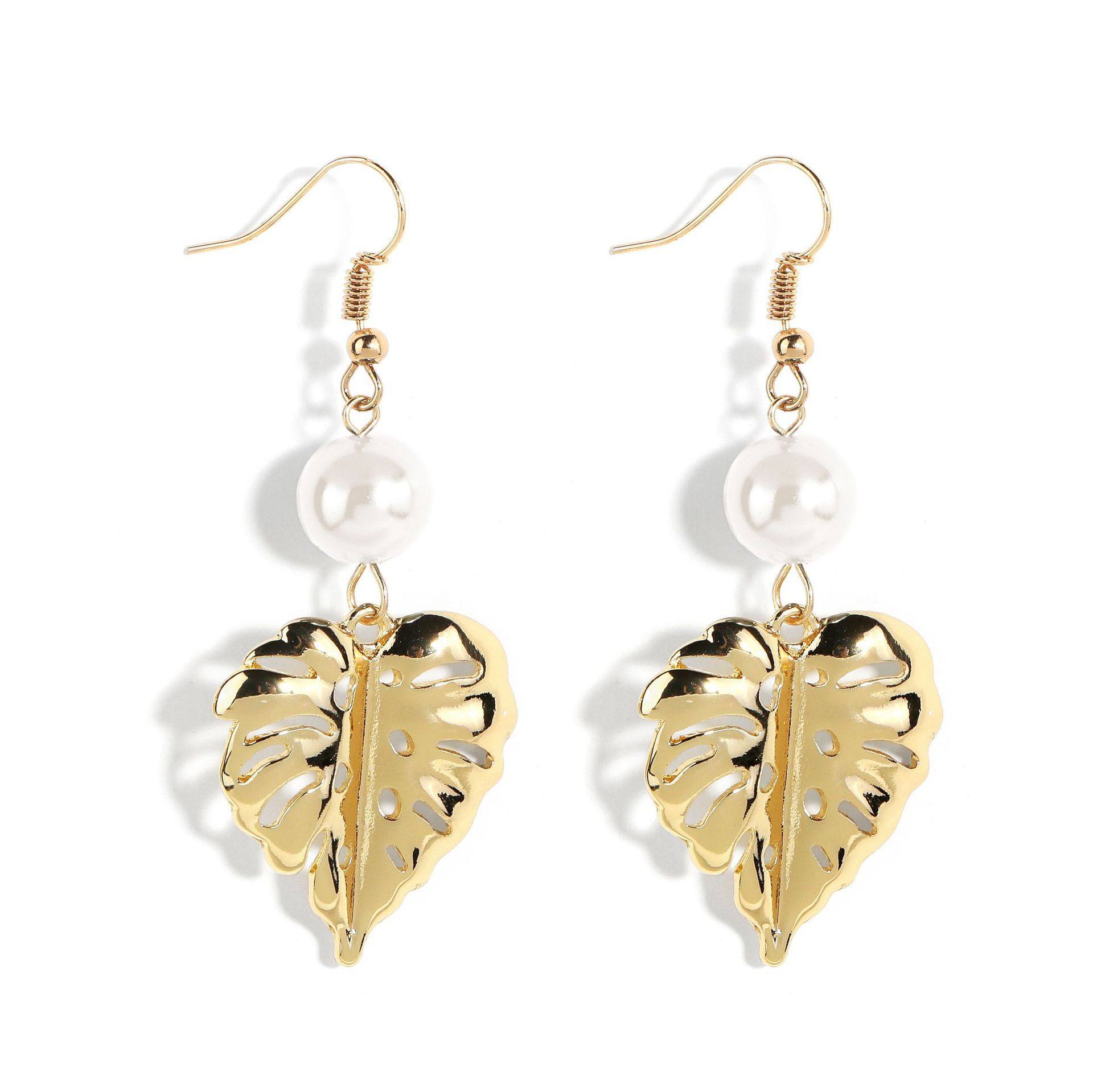 MYK1888-Palm leaf earrings with natural mother-of-pearl beads
