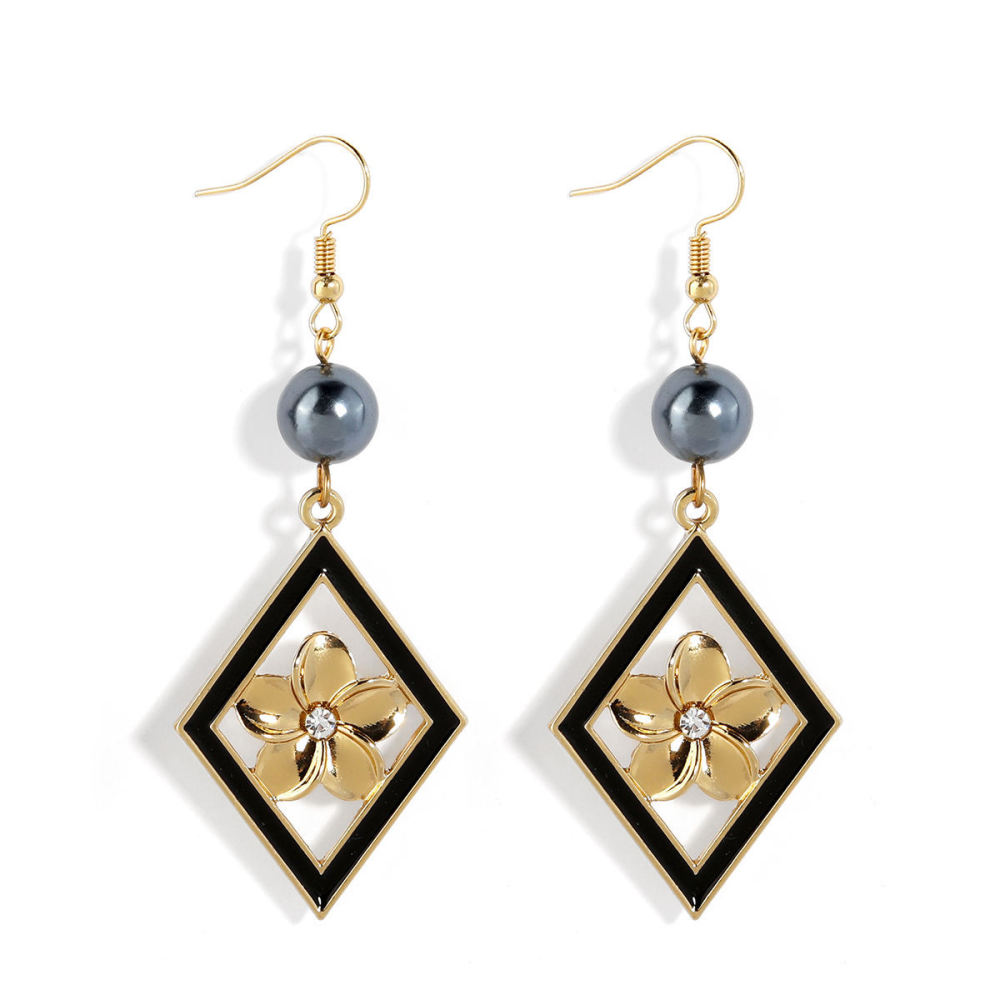 MYK1917-Diamond-shaped black dripping vintage natural mother-of-pearl earrings for a beach vacation style