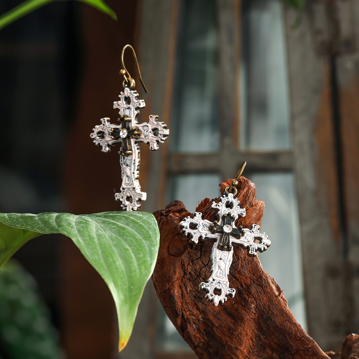 MYK1925-Retro-style, exaggerated alloy floral cross earrings