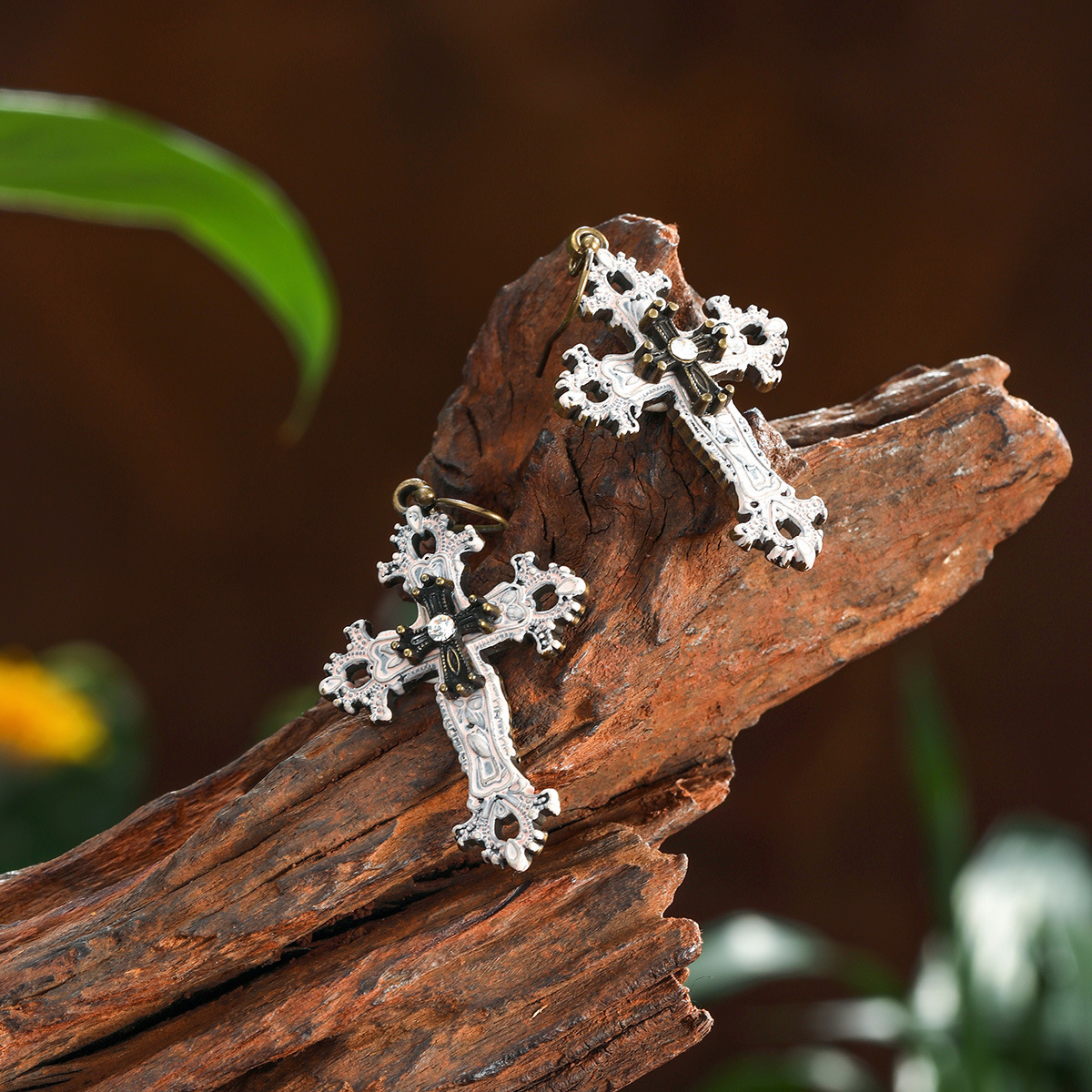 MYK1925-Retro-style, exaggerated alloy floral cross earrings