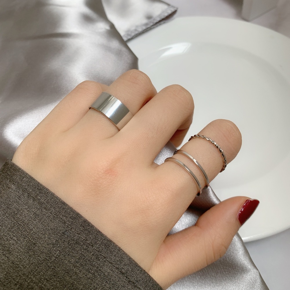 Unique Design Plain Ring Set