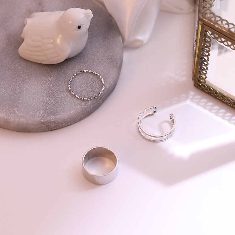 Unique Design Plain Ring Set