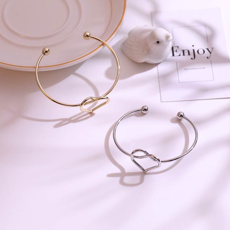 Personalized Retro Heart-Shaped Bracelet with Open Design