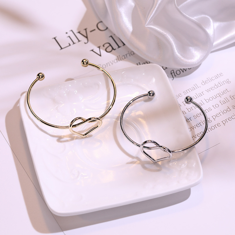 Personalized Retro Heart-Shaped Bracelet with Open Design