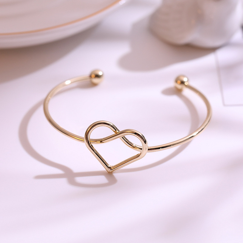 Personalized Retro Heart-Shaped Bracelet with Open Design