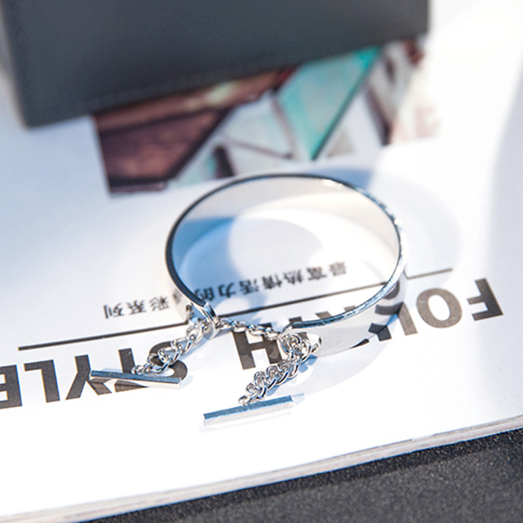 Fashionable punk-style wide chain bracelet for women