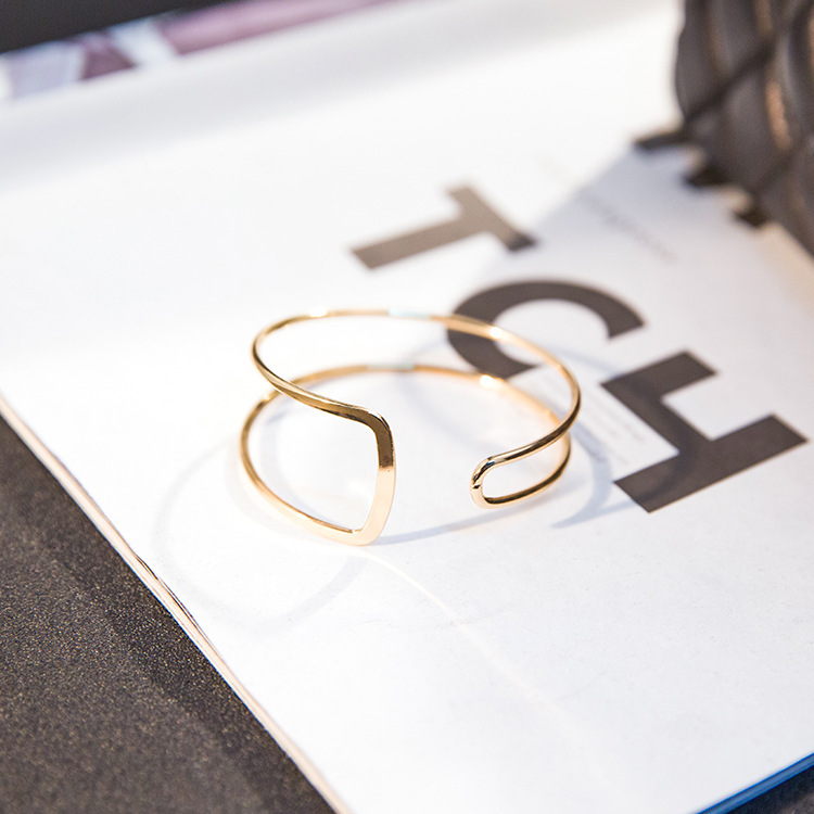New Fashionable and Creative Copper Bangle