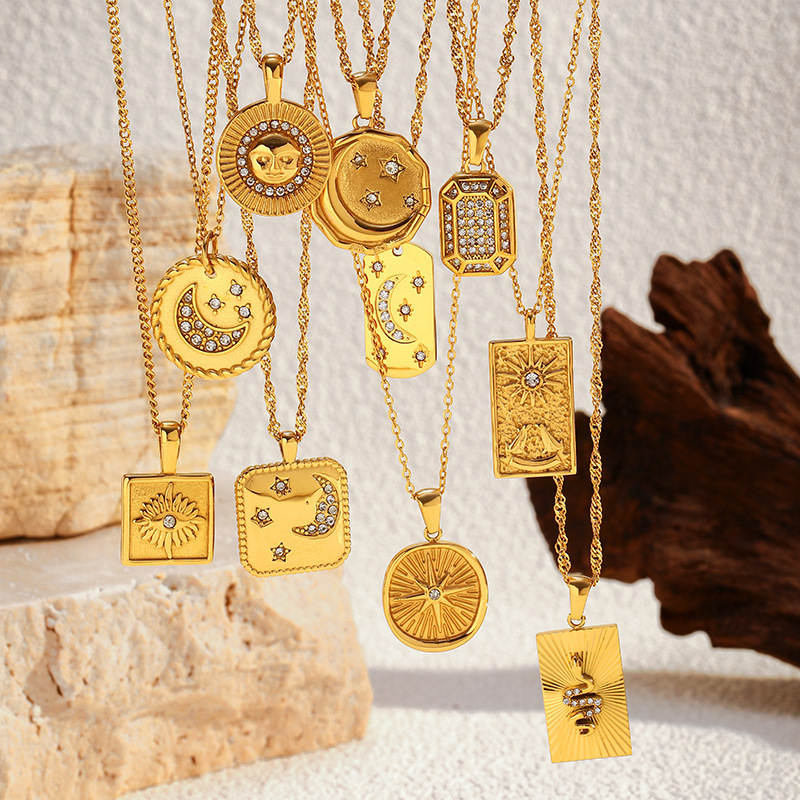 MYK2074-Heart-shaped butterfly stainless steel clavicle chain, plated with 18k gold.