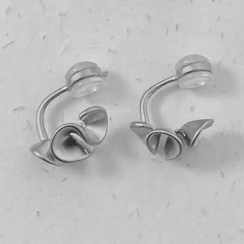 Matte gold stud earrings exude a sophisticated and luxurious feel