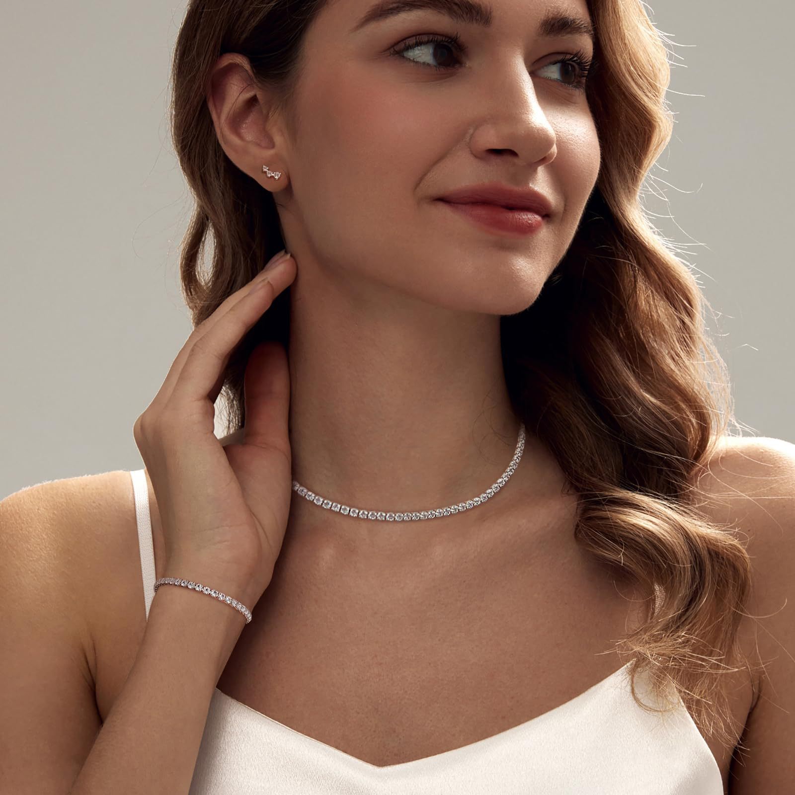 Luxury-style diamond-encrusted claw chain necklace/bracelet for a sexy look