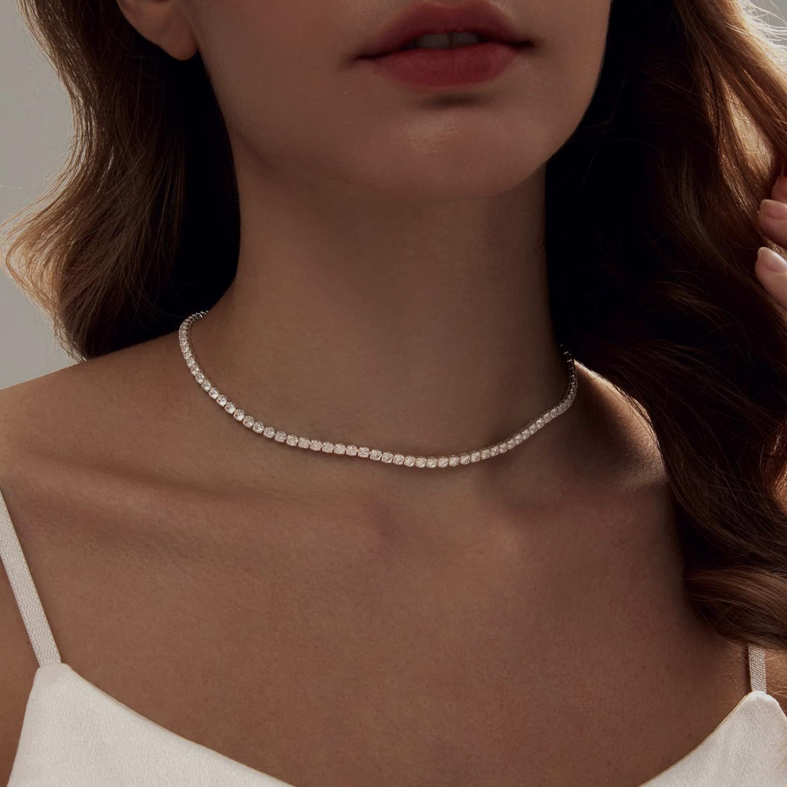 Luxury-style diamond-encrusted claw chain necklace/bracelet for a sexy look