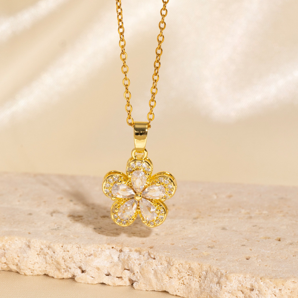 Fully diamond-encrusted petal necklace with zircon stones