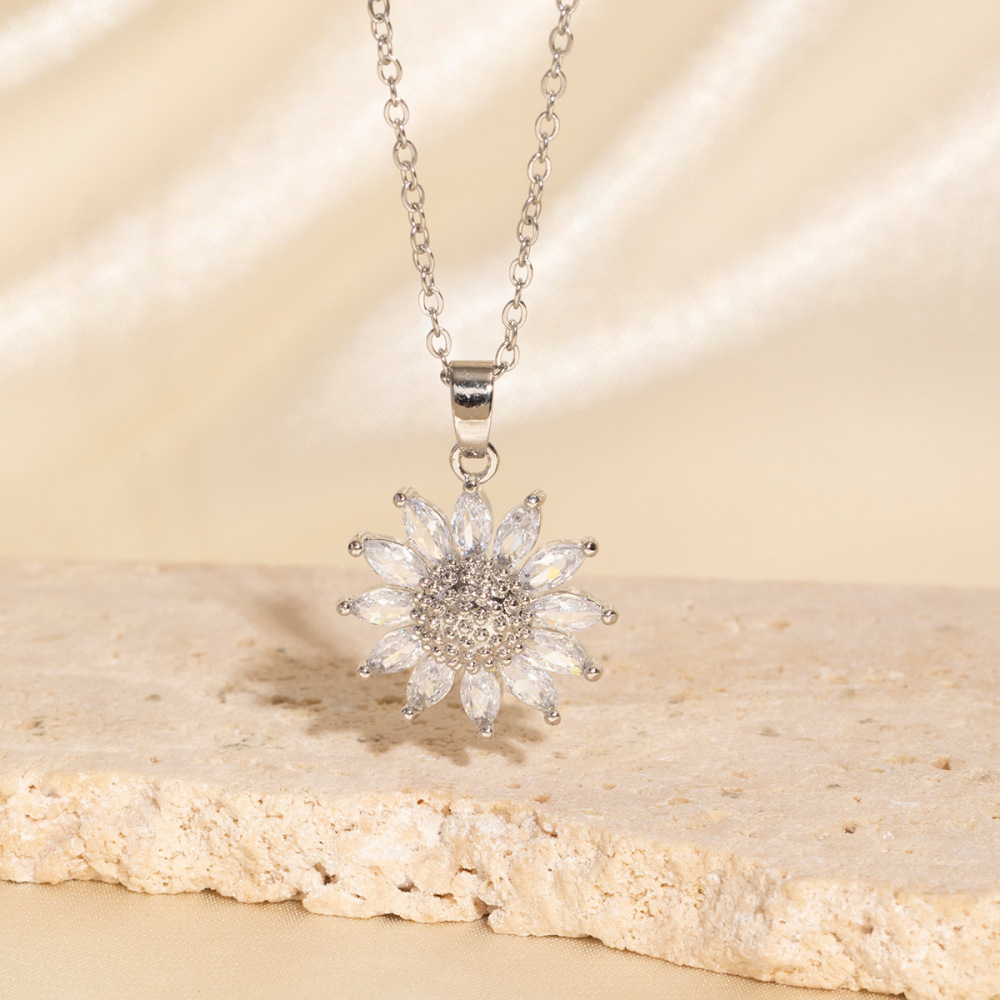 Fully diamond-encrusted petal necklace with zircon stones