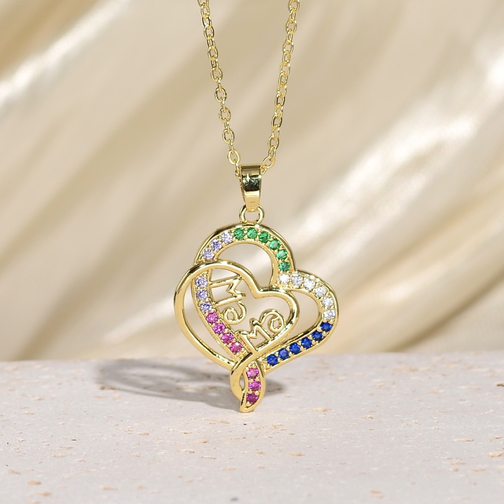 New Heart-Shaped Openwork Diamond-Studded Engraved Necklace