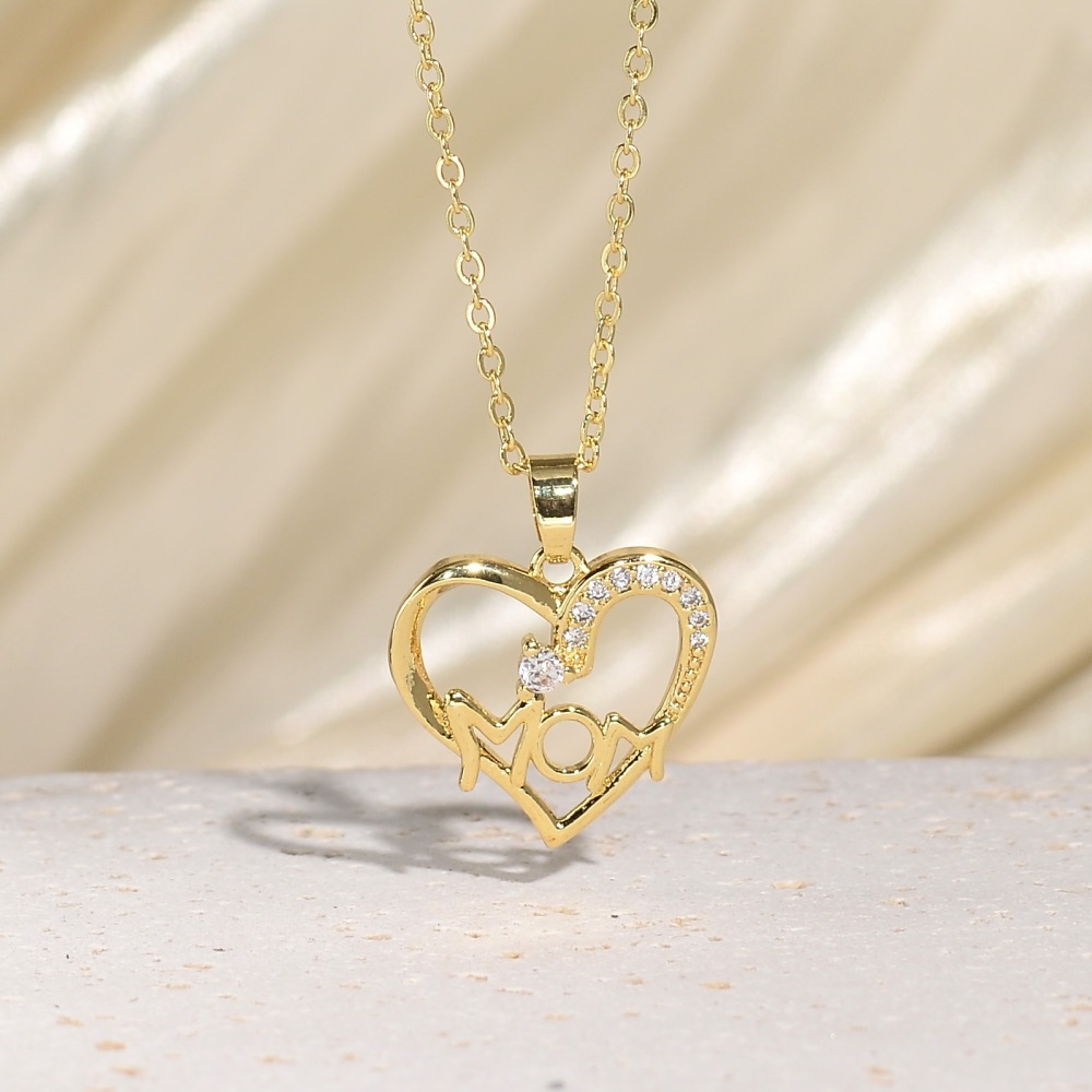 New Heart-Shaped Openwork Diamond-Studded Engraved Necklace