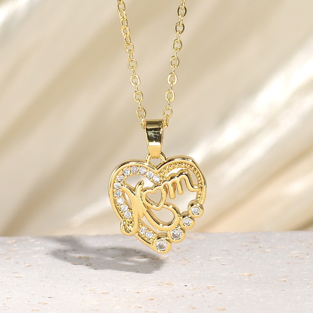 New Heart-Shaped Openwork Diamond-Studded Engraved Necklace