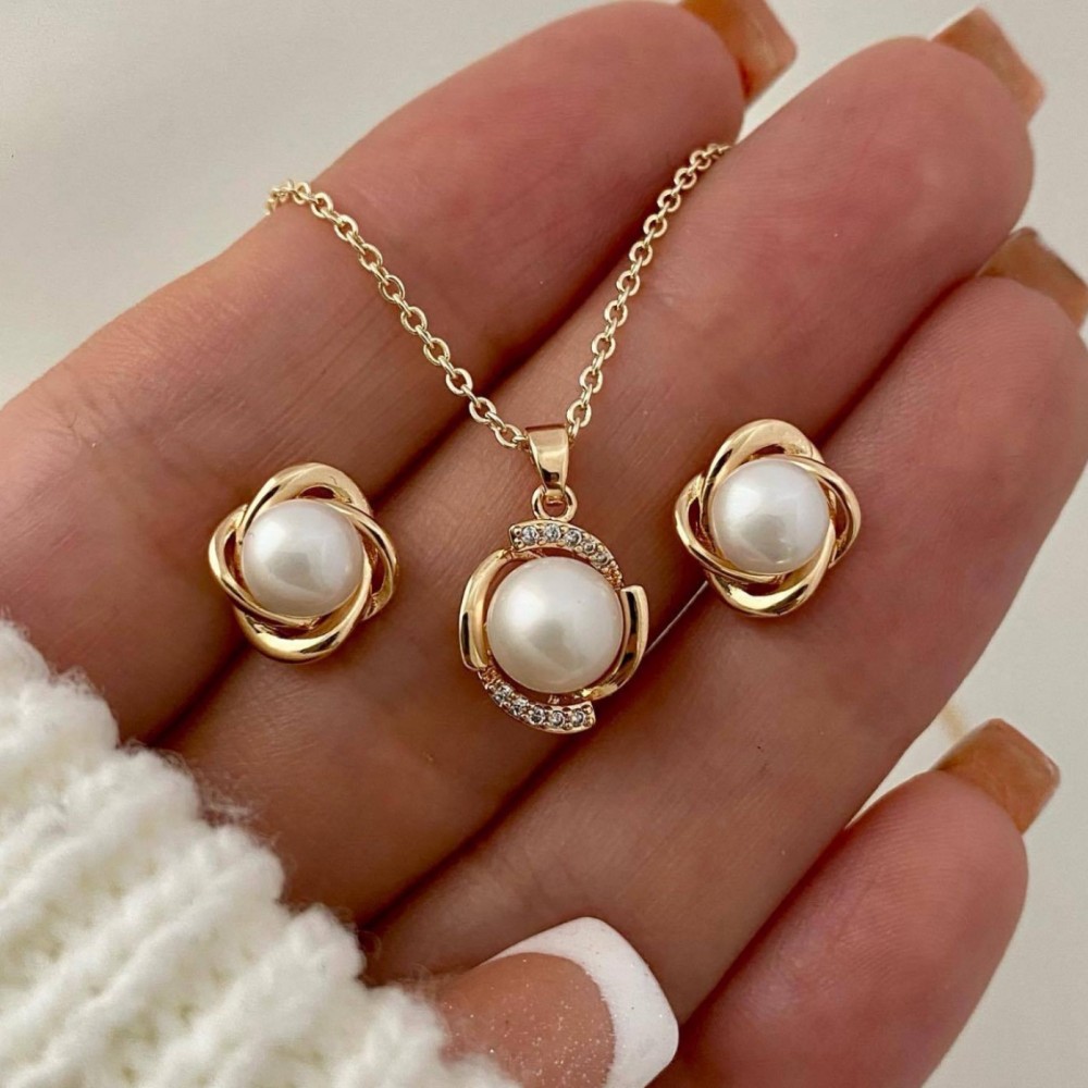Imitation pearl necklace and earring set