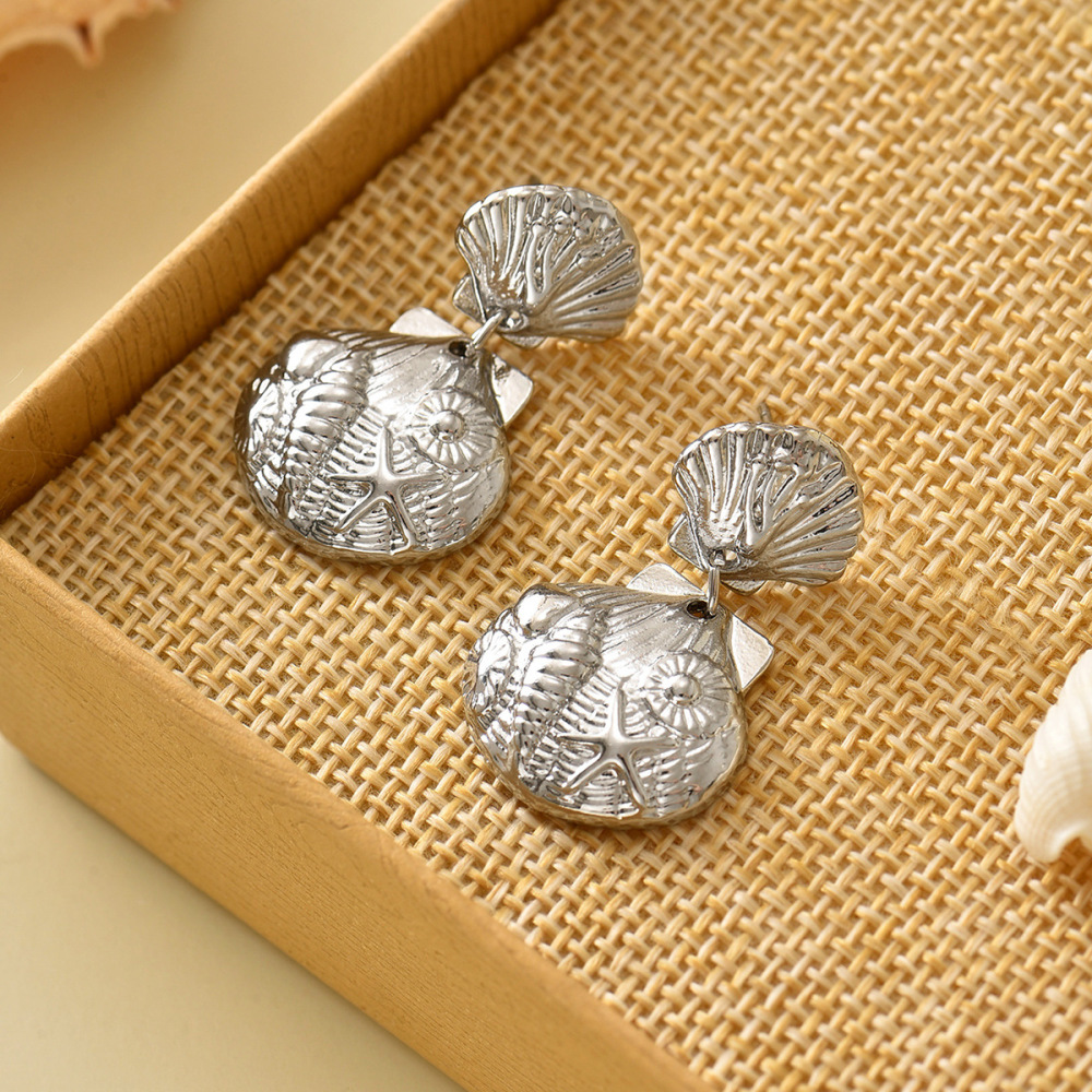 Exaggerated design starfish earrings, alloy earrings
