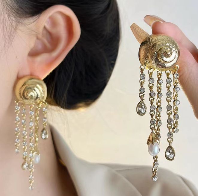 Heavy-duty diamond-encrusted long tassel spiral faux pearl alloy earrings