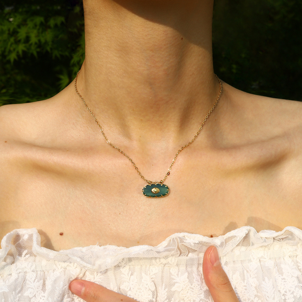 MYK2721-Vintage oval pendant 18K gold-plated stainless steel clavicle chain