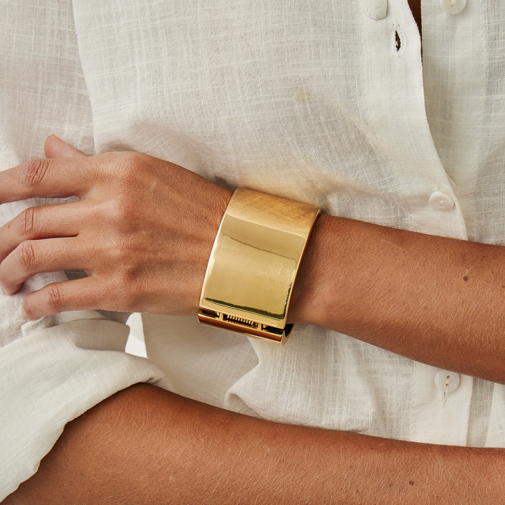 Geometric smooth spring wide alloy bracelet