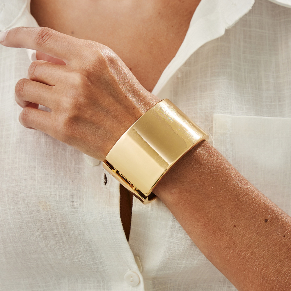 Geometric smooth spring wide alloy bracelet