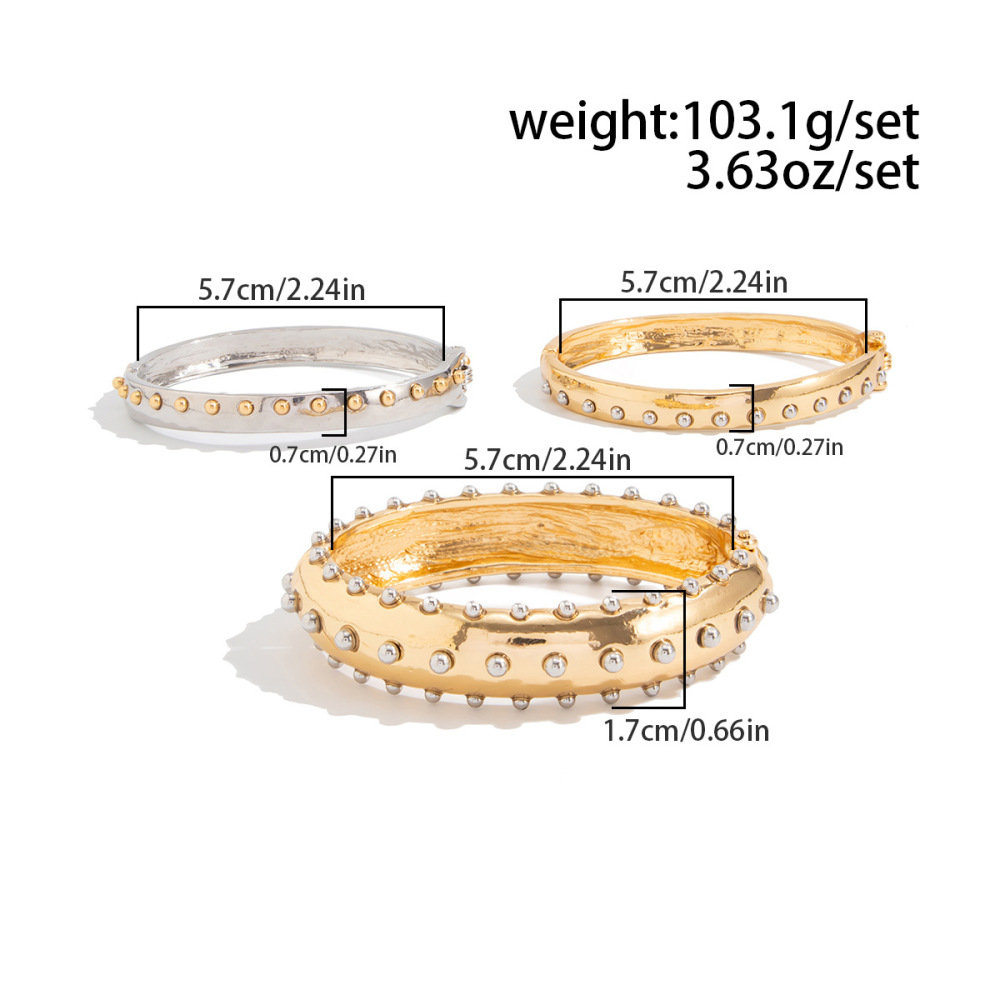 Unique and cool style round studded spring clasp alloy bracelet
