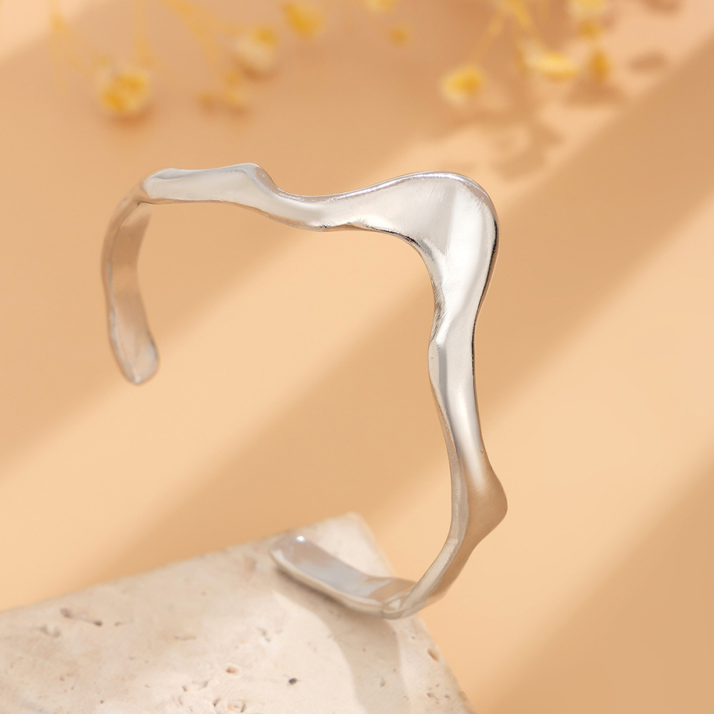 Liquid lava metallic alloy bracelet