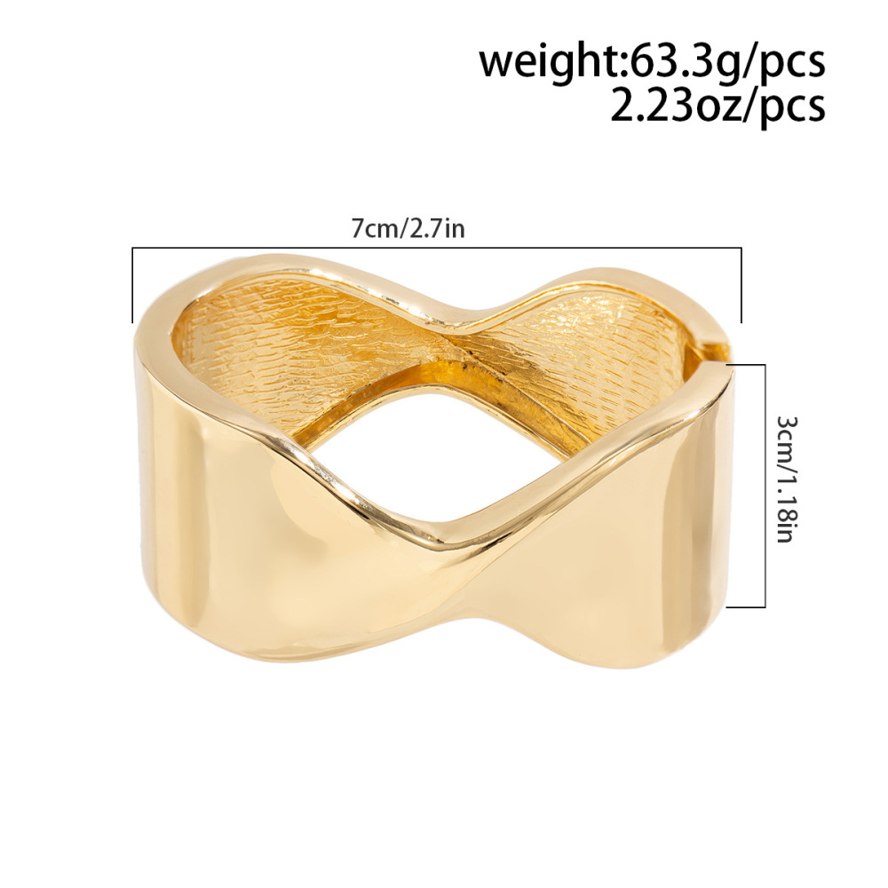 Exaggerated geometric glossy finish, high-end simple band bracelet