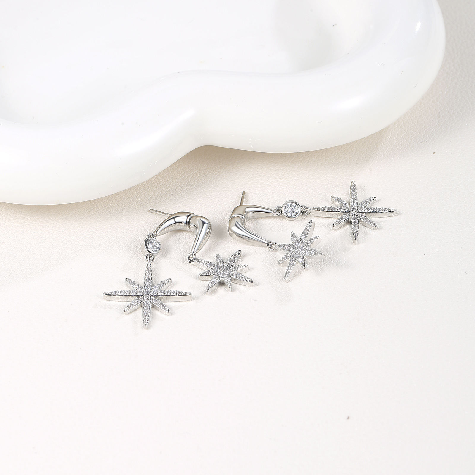 MYK2844-Stylish and elegant earrings with octagonal star design and 925 sterling silver needles.
