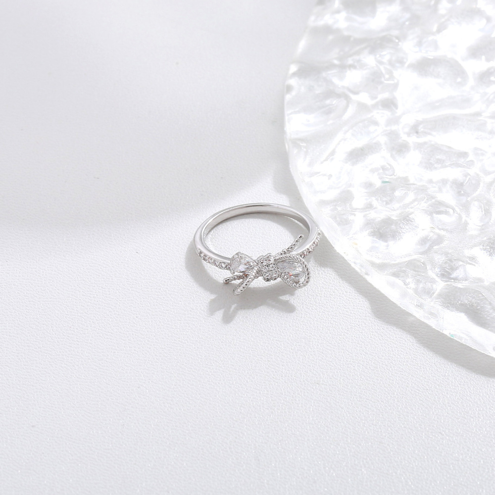 MYK2861-Bow-shaped zircon closed ring