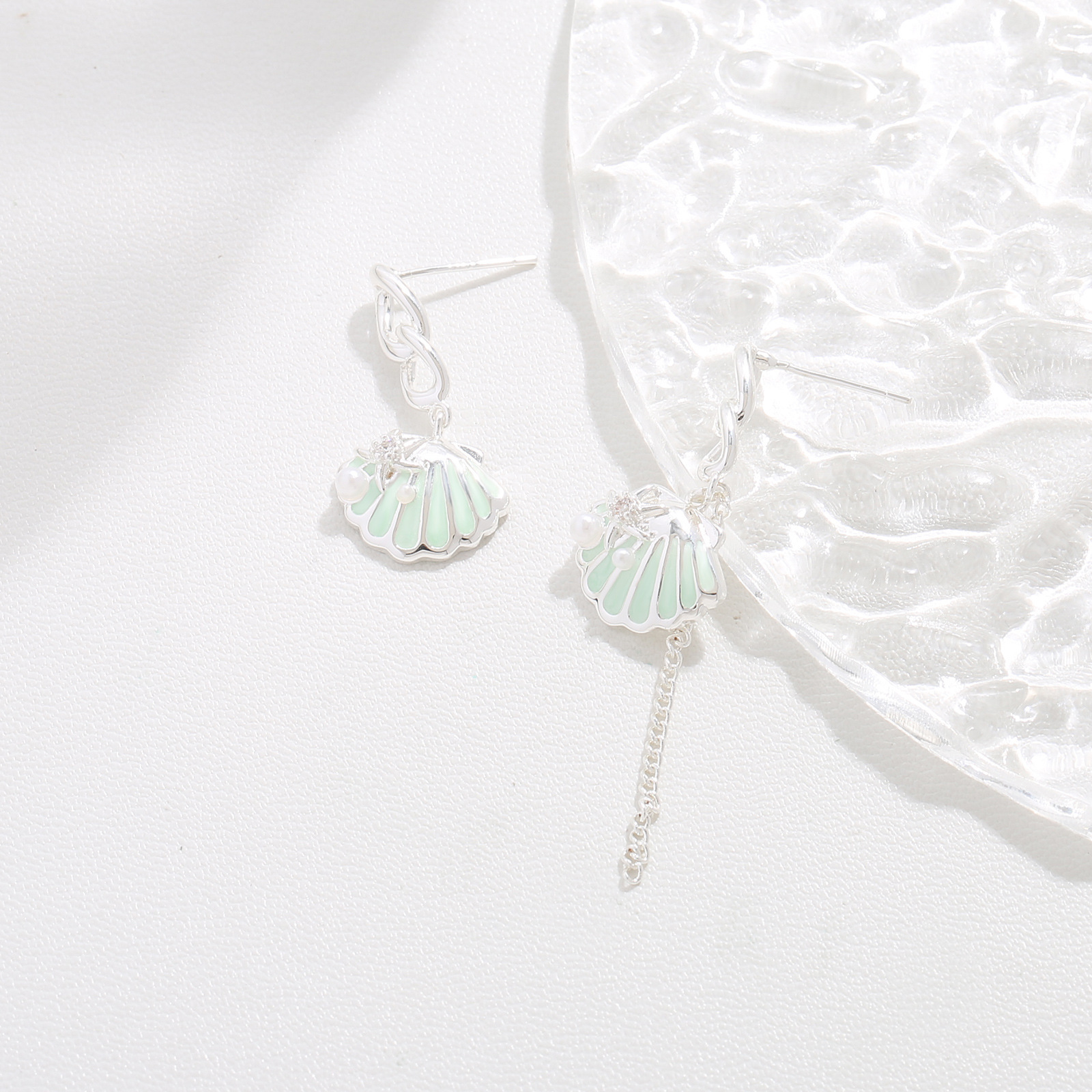 MYK2857-Pearlescent light green sterling silver stud earrings