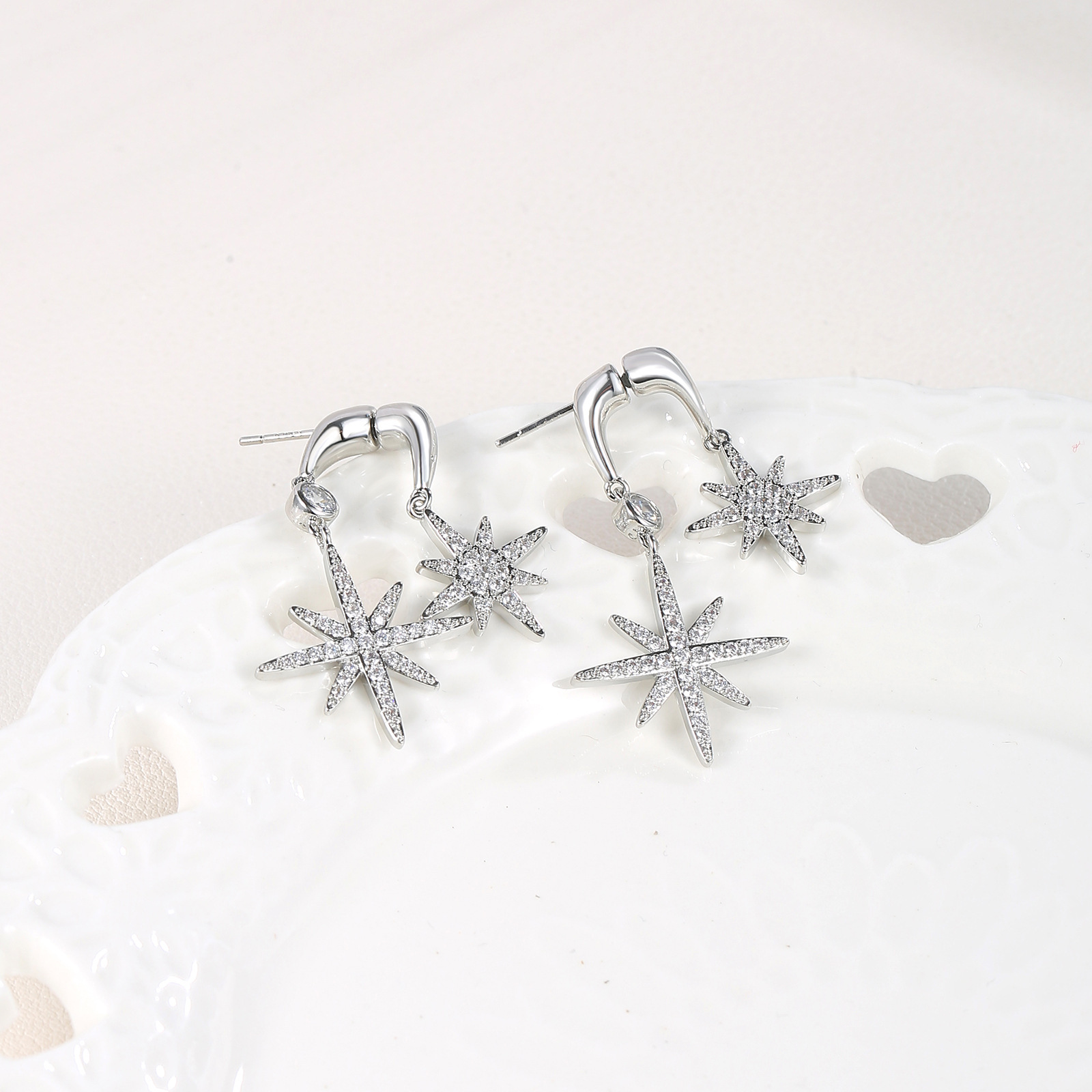 MYK2844-Stylish and elegant earrings with octagonal star design and 925 sterling silver needles.
