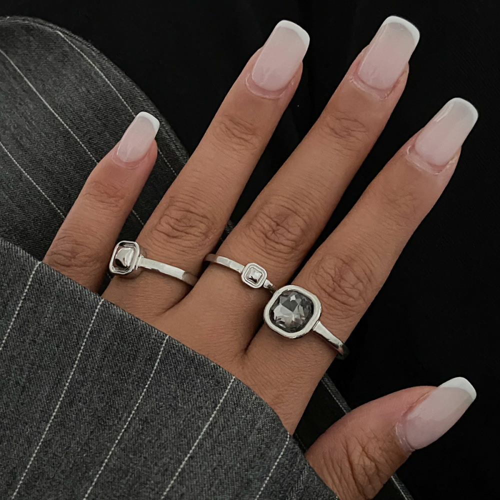 Stylish and cool square black diamond alloy ring set