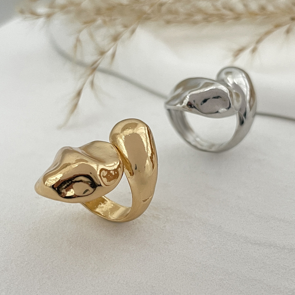 Stylish Irregular Snake-Shaped Alloy Ring