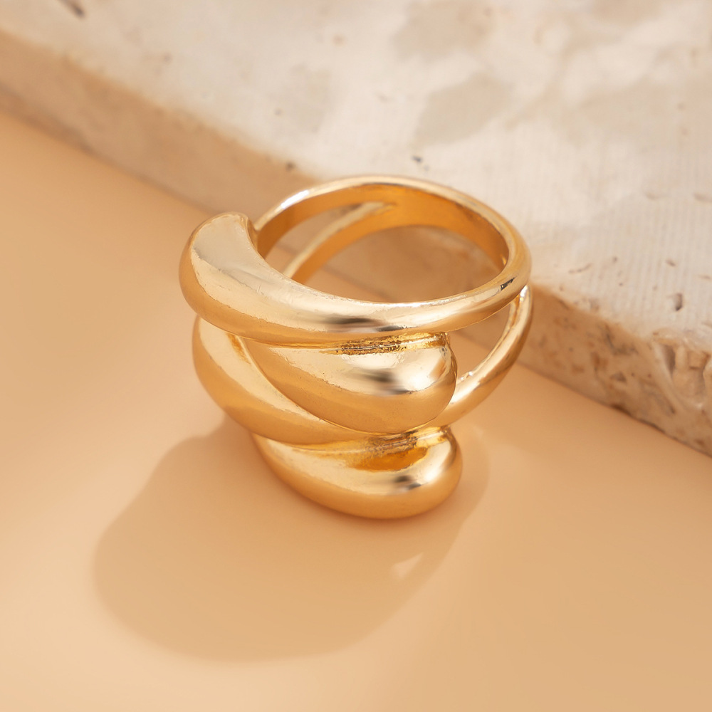Exaggerated twisted double-layer alloy ring