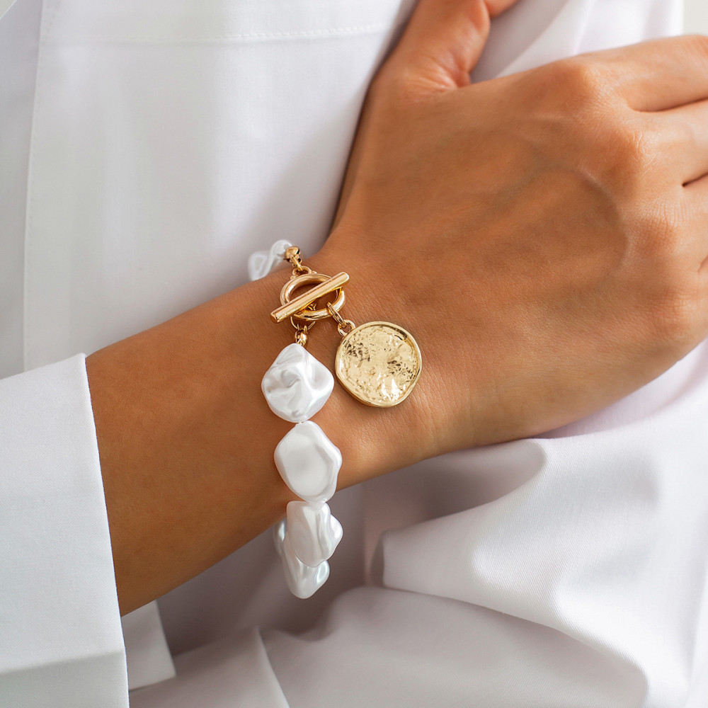 Irregularly shaped imitation pearl alloy bracelet