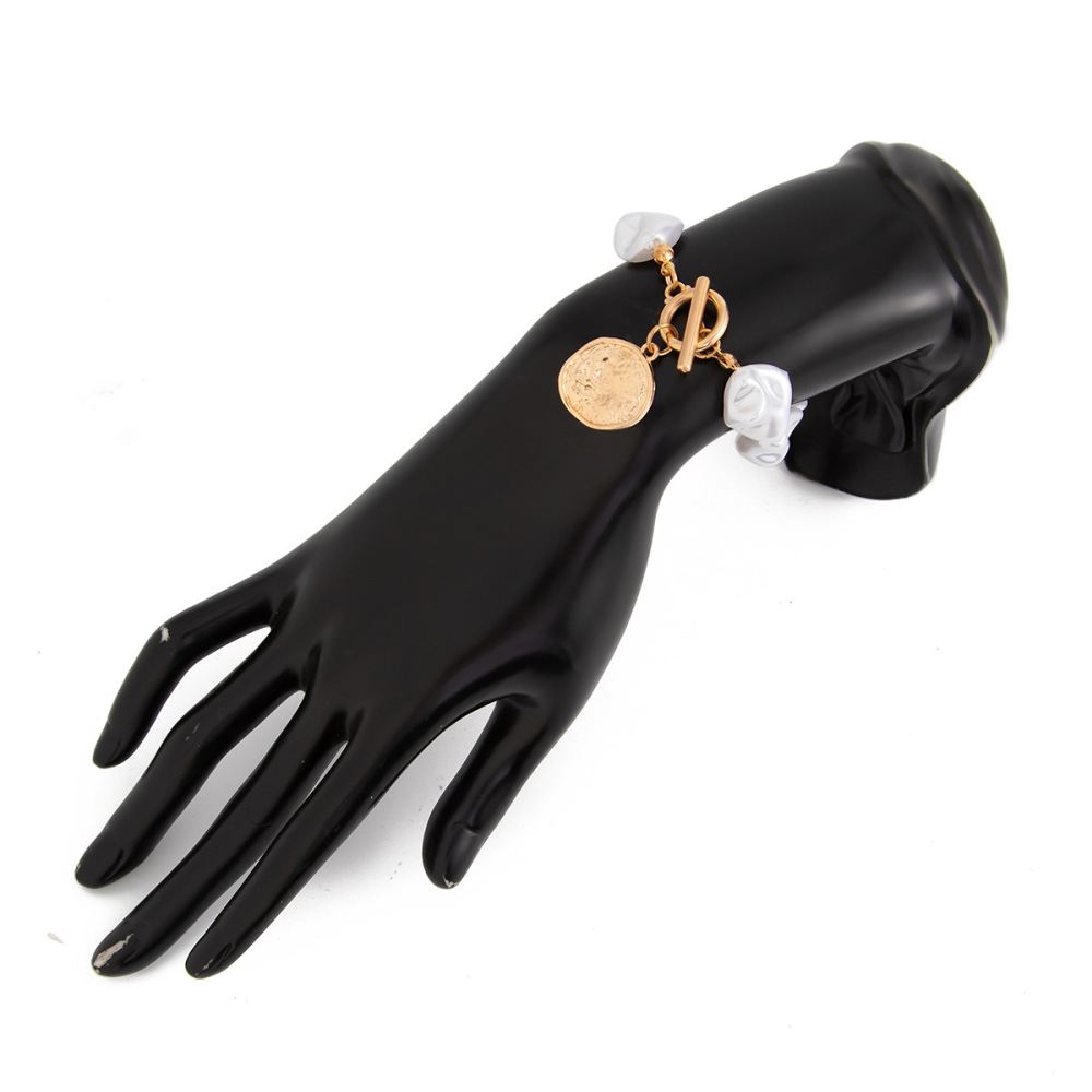 Irregularly shaped imitation pearl alloy bracelet