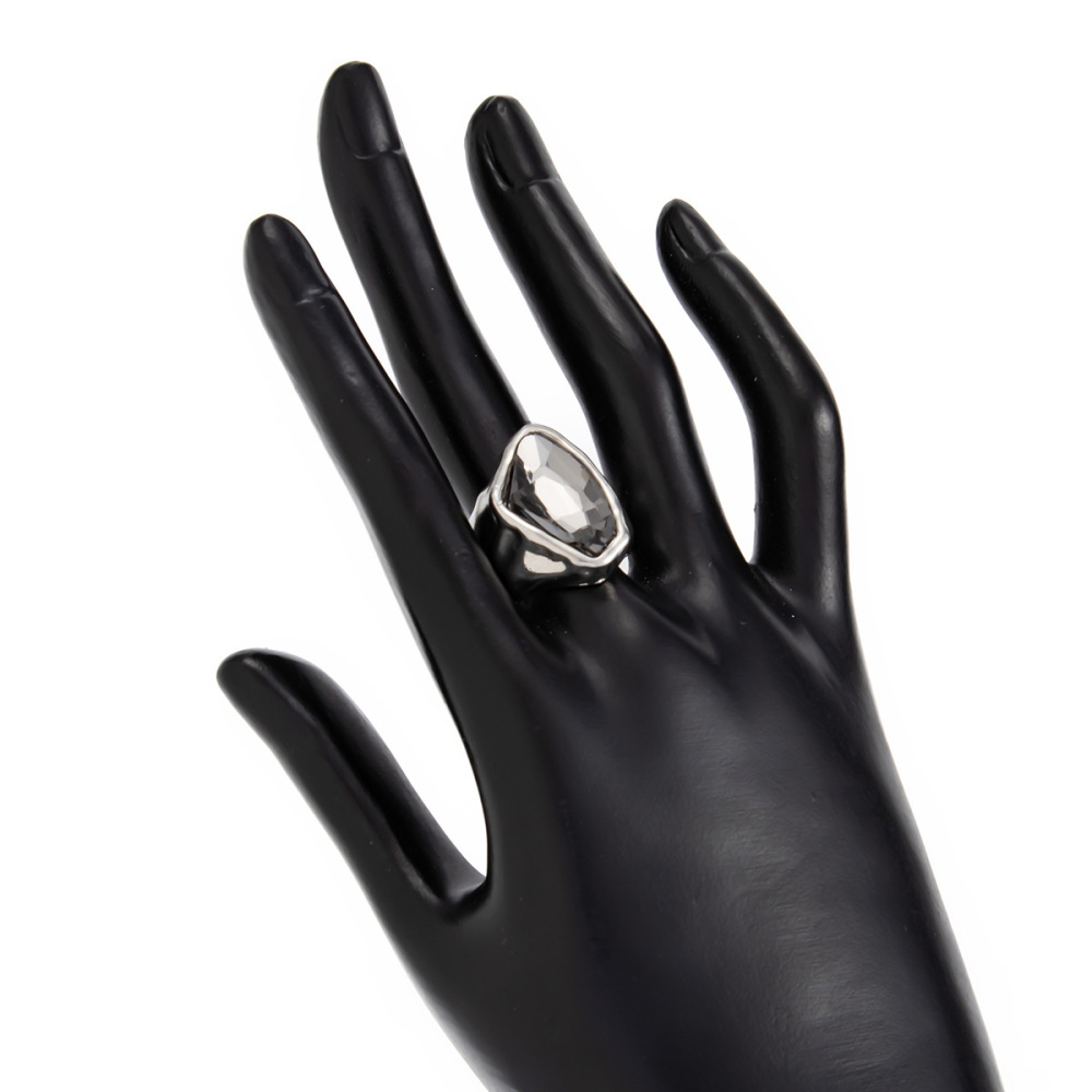 Minimalist alloy ring set with irregular acrylic diamonds